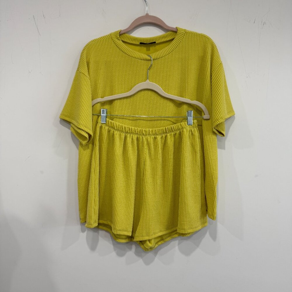 Lime/Yellow Ribbed Short SET NEW, Size M - Picture 6 of 14